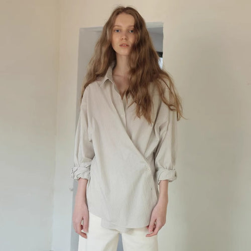 Blouse asymétrique pour femmes avec look élégant enroulé Chic & Stil