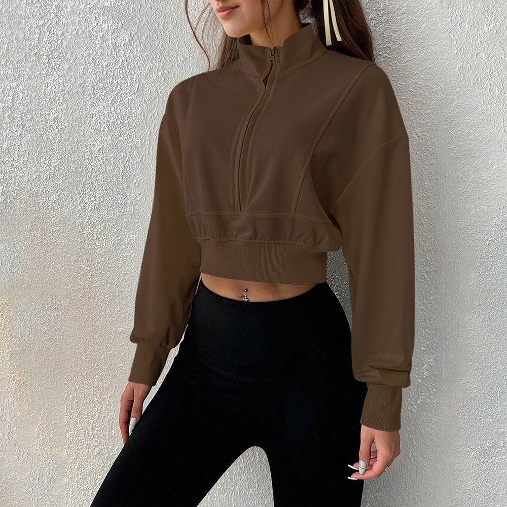 Sweat à col haut zippé pour femmes, cropped et en matériau doux Chic & Stil
