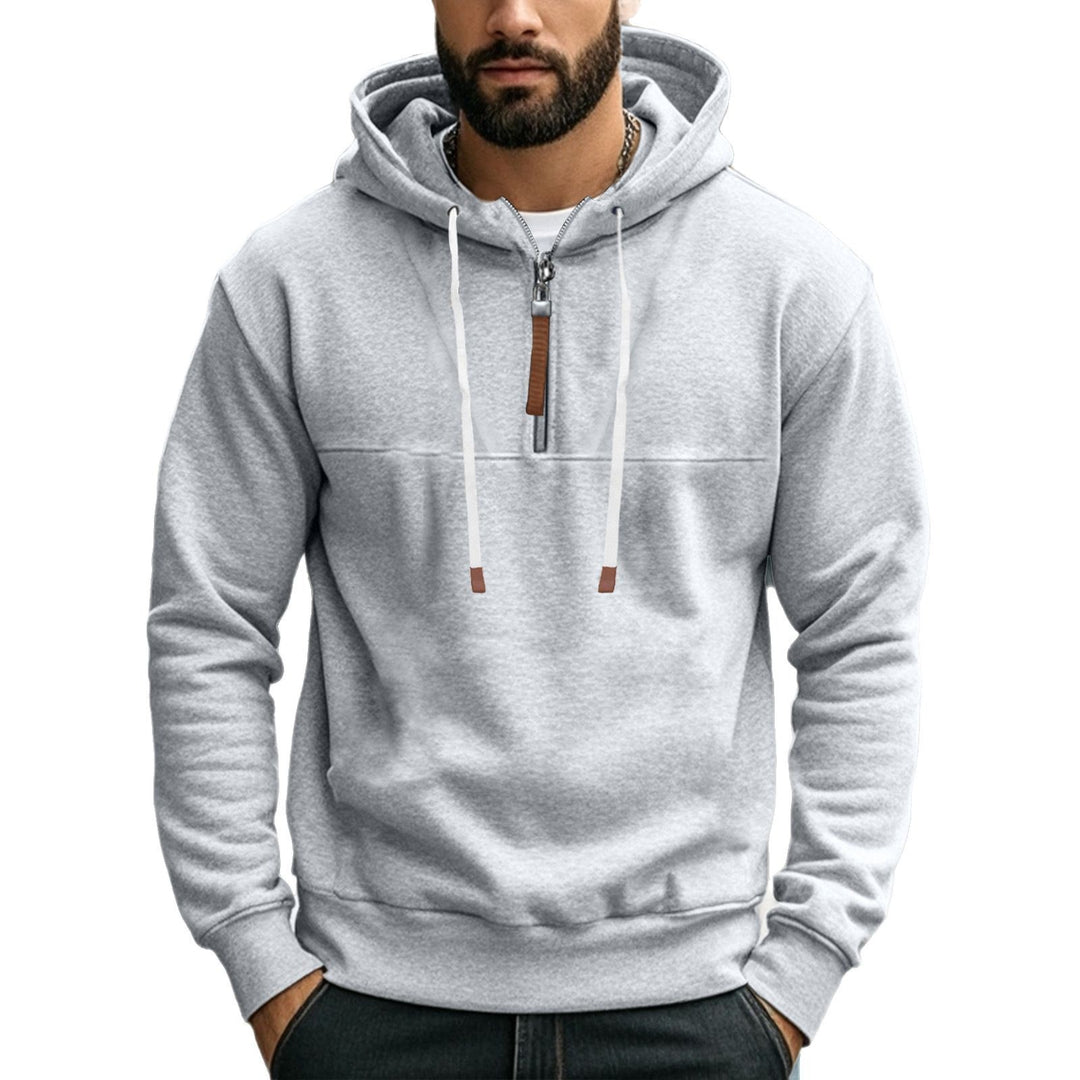 Men's sporty hoodie with zipper and practical kangaroo pocket Chic and Style