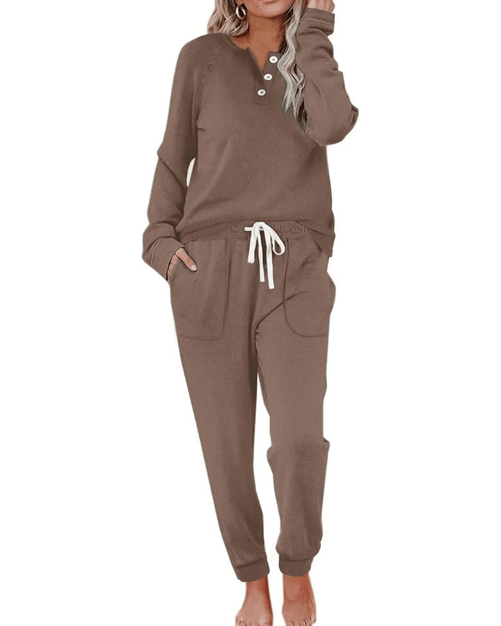 Casual outfit for women with button placket and elastic waist Lune London