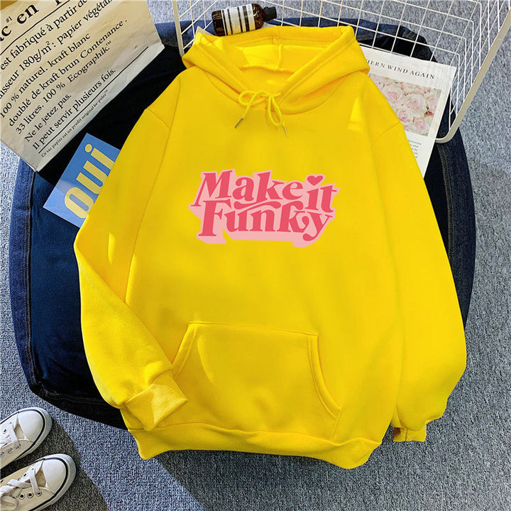 Women's hoodie with striking lettering Chic & Stil