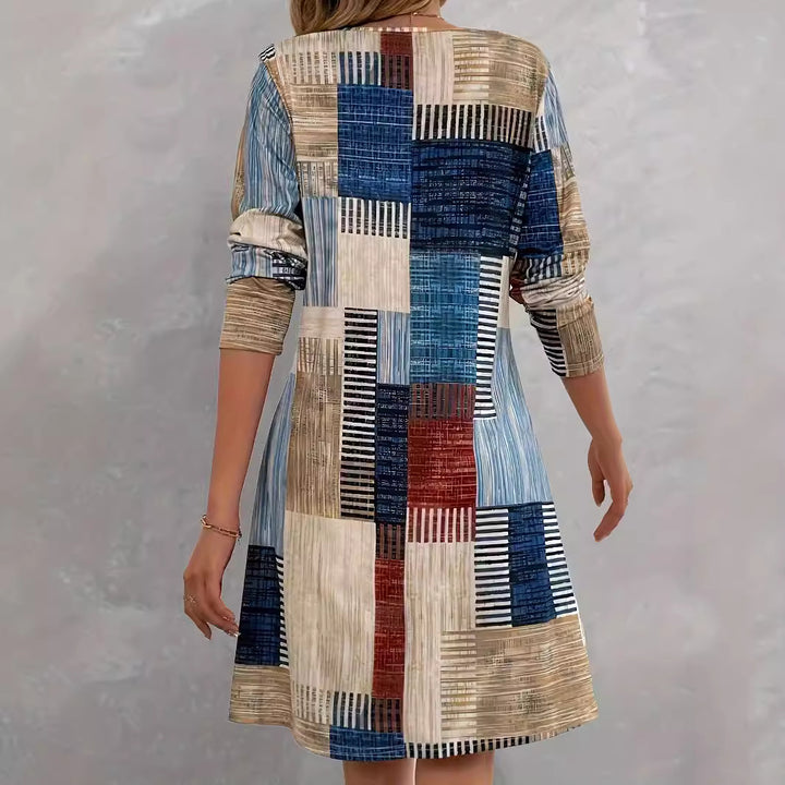 Casual dress for women with graphic pattern and loose fit Lune London