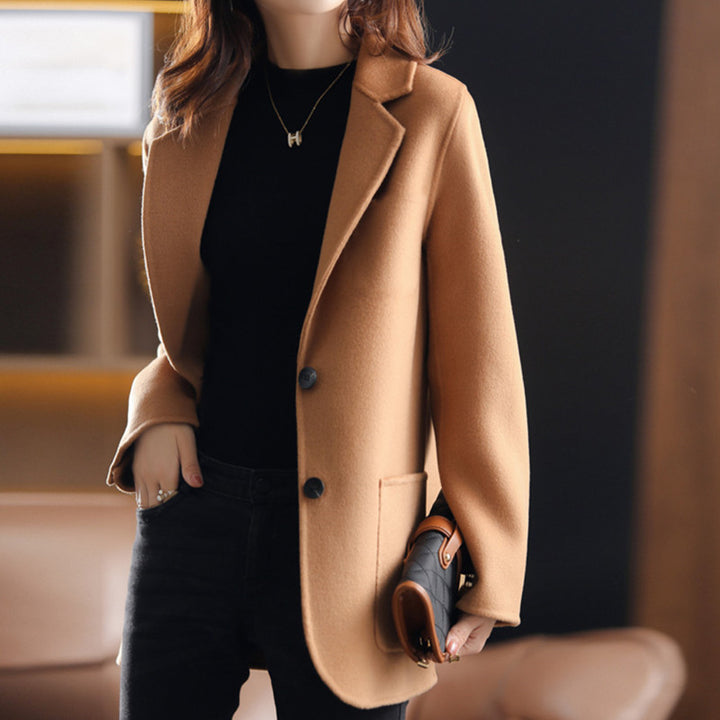 Elegant wool jacket for women with classic lapels and structured fit Lune London