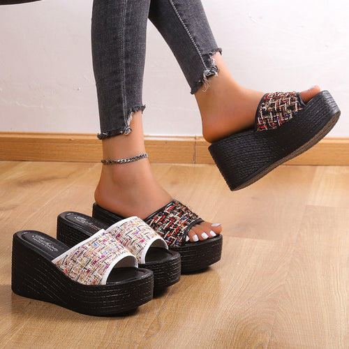Wedge-heeled slippers for women with modern textile accents and non-slip platform sole Amarae