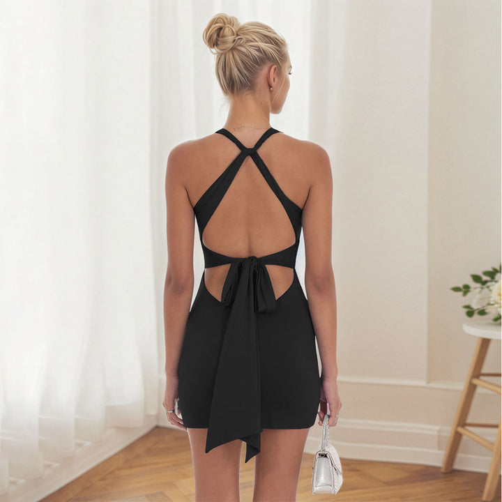 Robe mini sans manches pour femmes avec décolleté en V profond et torsion décorative Chic & Stil