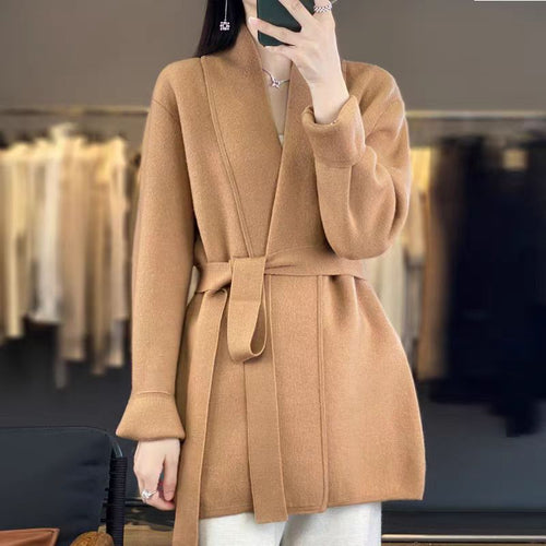 Cardigan long élégant pour femme avec ceinture et coupe décontractée Chic & Stil