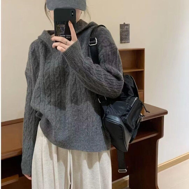 Pull en tricot épais pour femmes avec capuche et détails en côtes texturées Chic & Stil