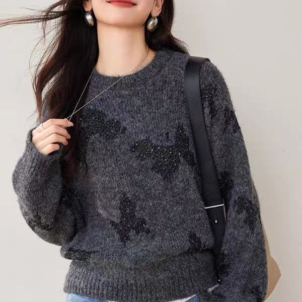 Pull tricoté élégant pour femmes avec des appliqués papillon étincelants Chic & Stil