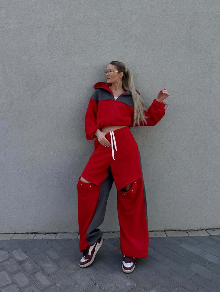 Women's sports set with trendy color block design and relaxed fit Lune London