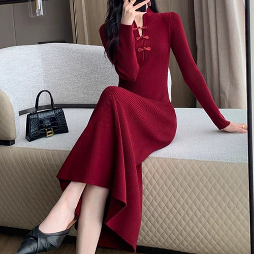 Robe en tricot élégante pour femmes avec col montant et boutons décoratifs Chic & Stil