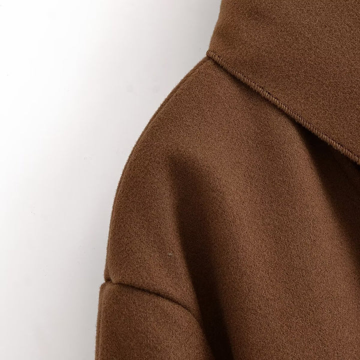 Elegant short jacket for ladies with large collar Amarae