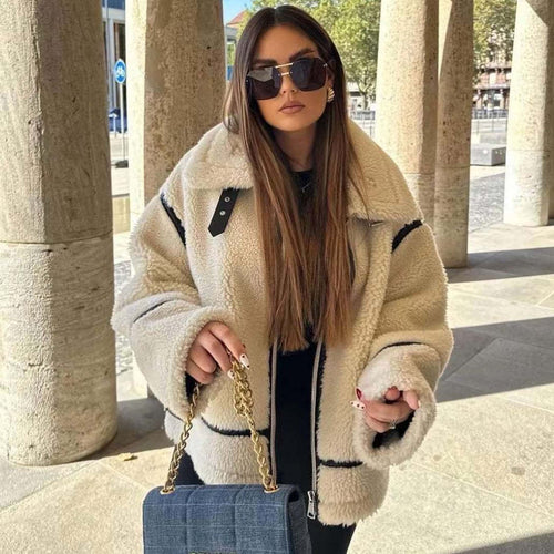Fleece jacket for women with a modern cut and functional pockets Amarae