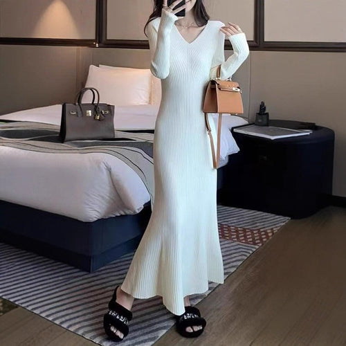 Maxi knit dress for women with V-neck and fine ribbed texture Amarae