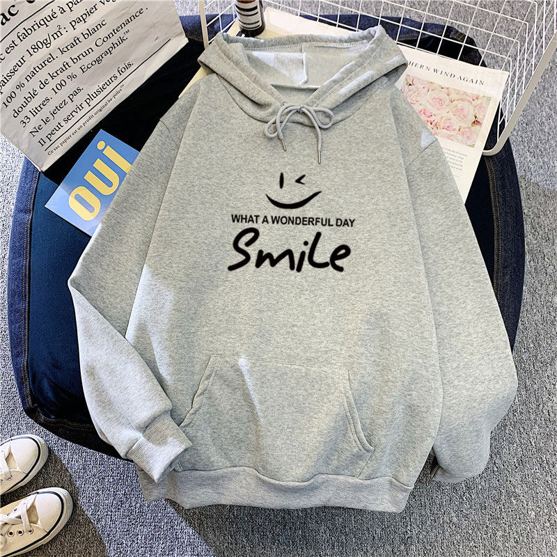 Women's hoodie with cheerful smile print Chic & Stil