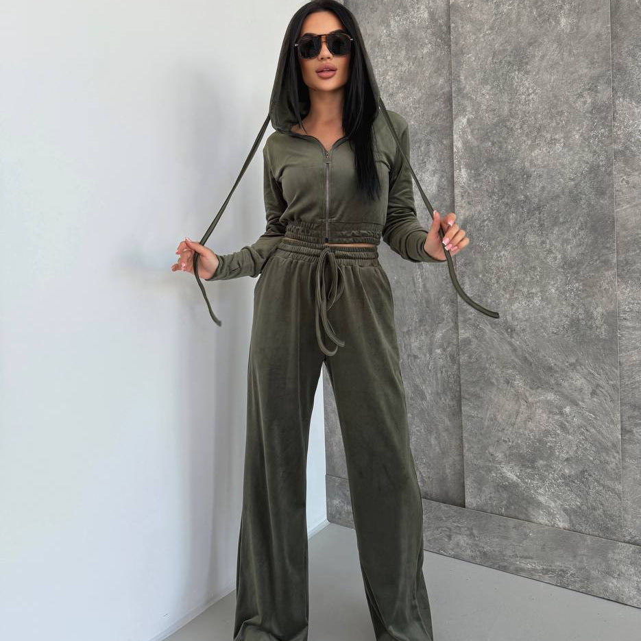 Women's Velvet Lounge Set with Tailored Hoodie and Elastic Pants Chic & Stil