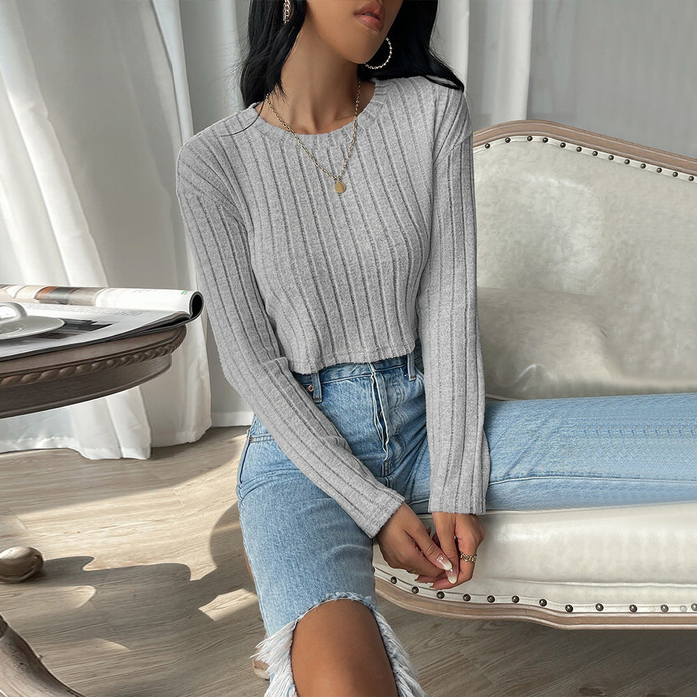 Pull court pour femmes avec une fine texture côtelée et des manches longues Chic & Stil