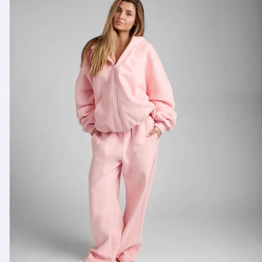 Oversized hoodie for women with a comfortable fit and deep pockets Lune London