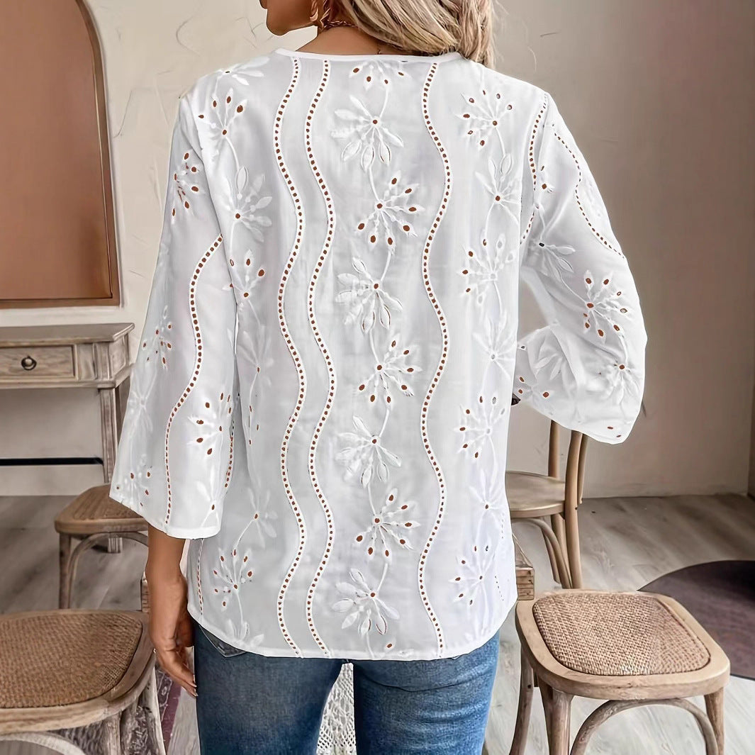 Embroidered blouse for women with an elegant V-neck and 3/4 sleeves Lune London