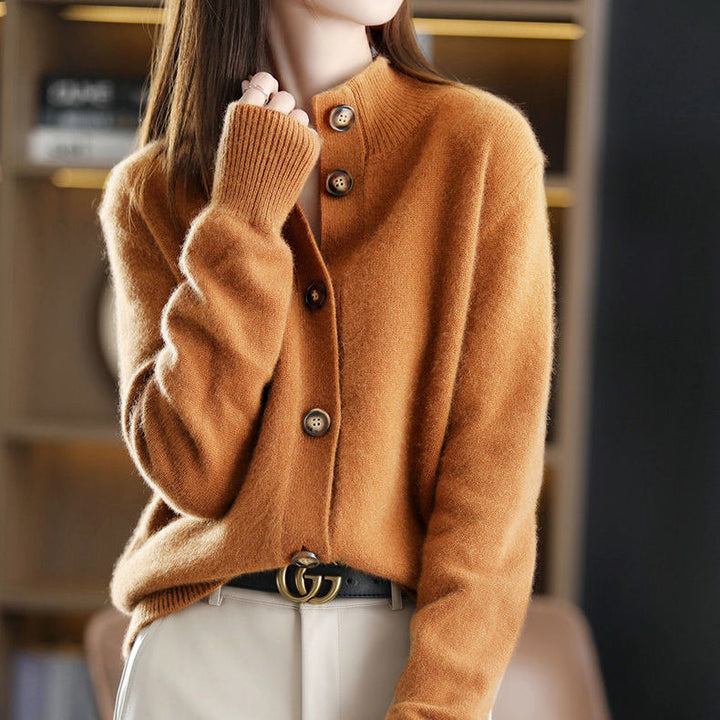 Pull en maille élégant et confortable pour femmes avec grands boutons Chic & Stil