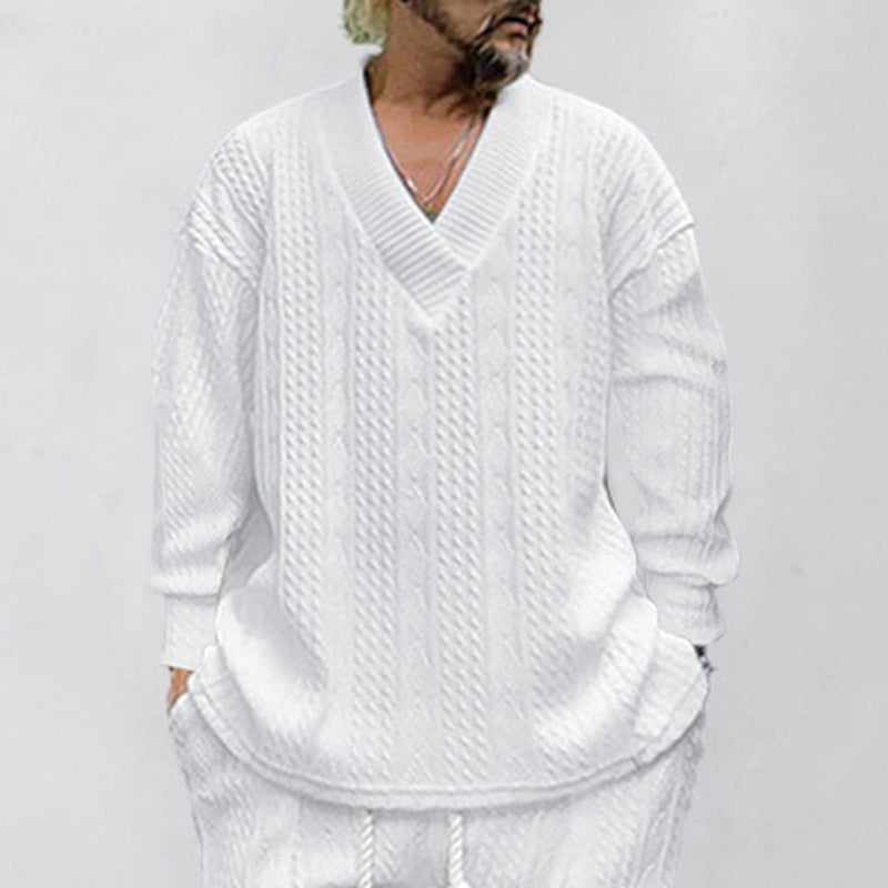 Chunky knit pullover for men with V-neck and relaxed fit Lune London