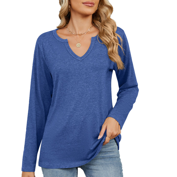 Long sleeve women's T-shirt with trendy V-neck and relaxed fit Lune London
