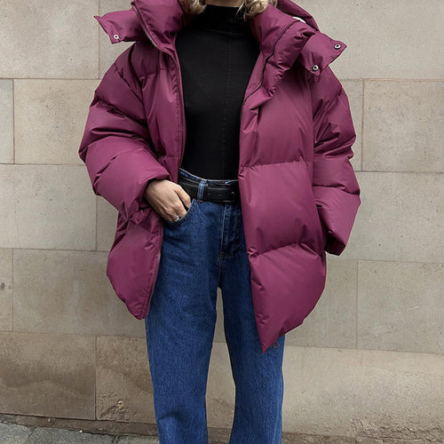 Women's winter coat with high collar and side pockets