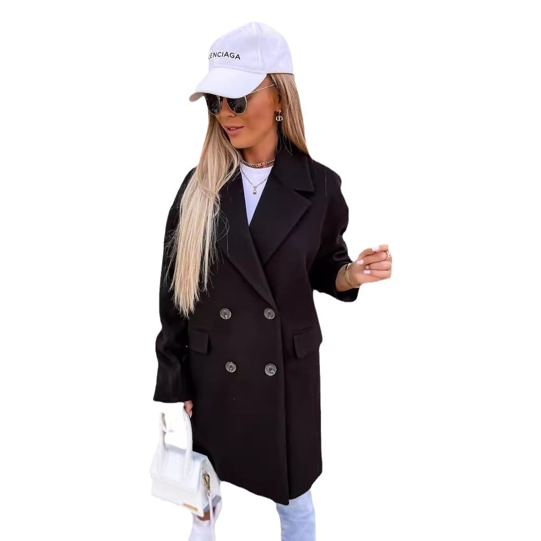 Elegant double-breasted coat for women in cloth Lune London