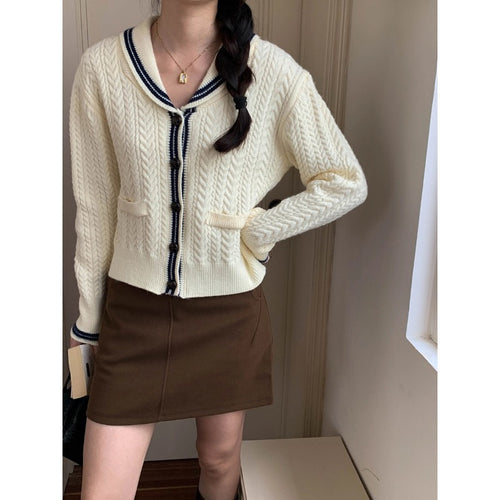 Ladies elegant cardigan with classic shawl collar Chic & Stil