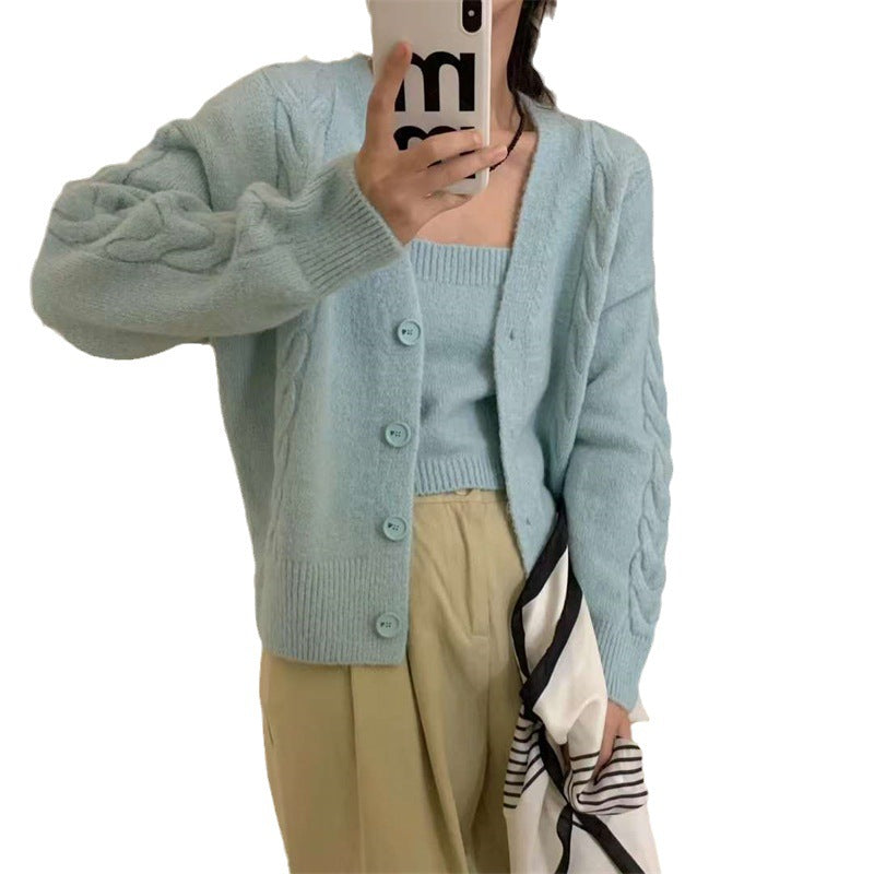 Cardigan pour femmes avec un charmant motif en câble et des détails de bouton Chic & Stil
