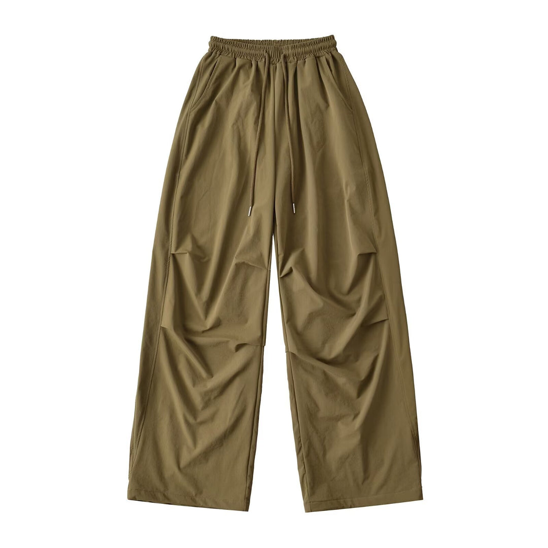 Loose casual pants for women with elastic waist and practical side pockets Lune London