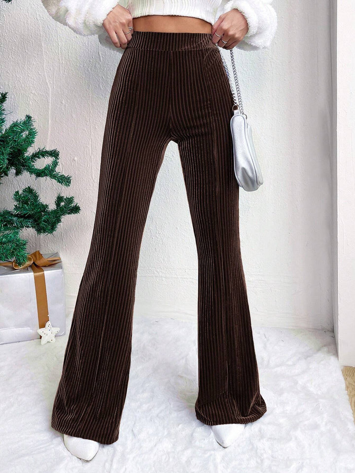 Women's High-Waisted Velvet Corduroy Pants with Pleated Look and Wide Leg Amarae