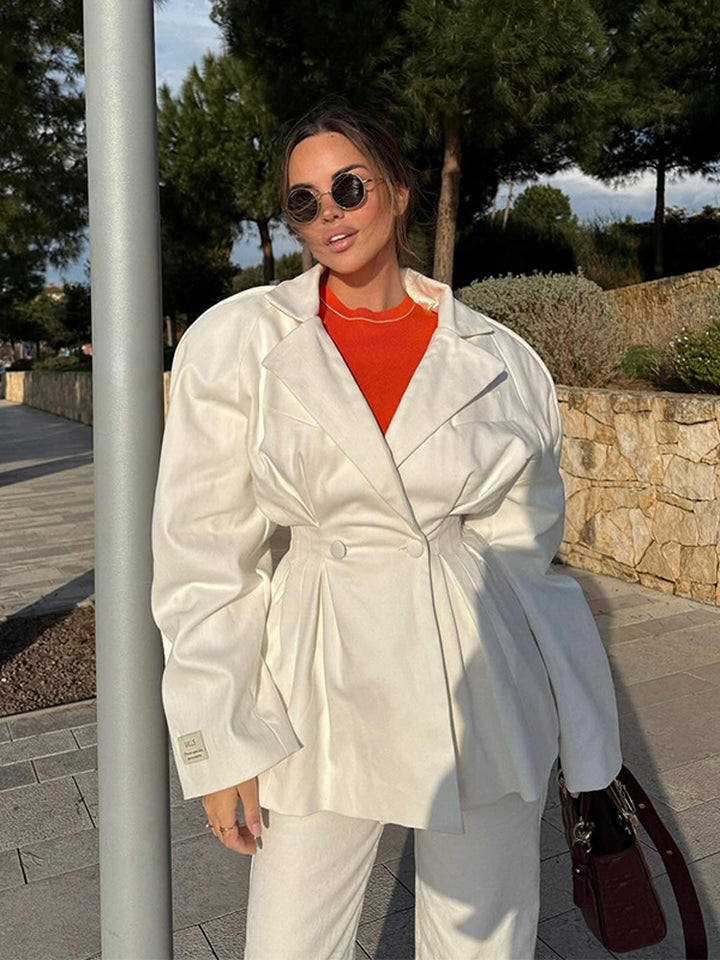 Women's Tailored Oversized Blazer with Emphasized Shoulder Area and Pleats Down