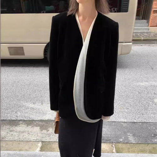 Manteau enveloppant élégant pour femmes en matériau de haute qualité Chic & Stil