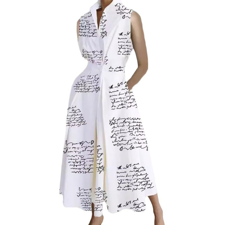 Robe midi élégamment ajustée pour femmes avec un profond décolleté en V et des poches pratiques Chic & Stil