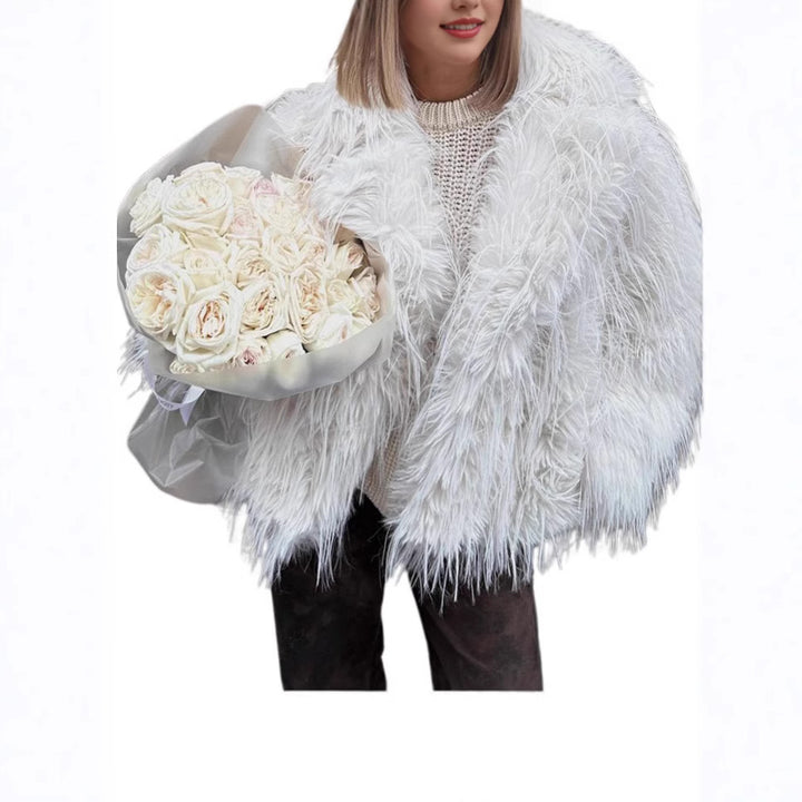 Faux fur jacket for women with a luxurious design and a voluminous cut Lune London