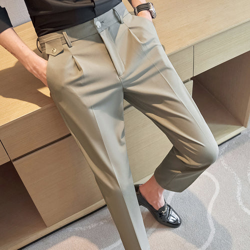 Elegant suit pants for men with modern cut and practical pockets Amarae