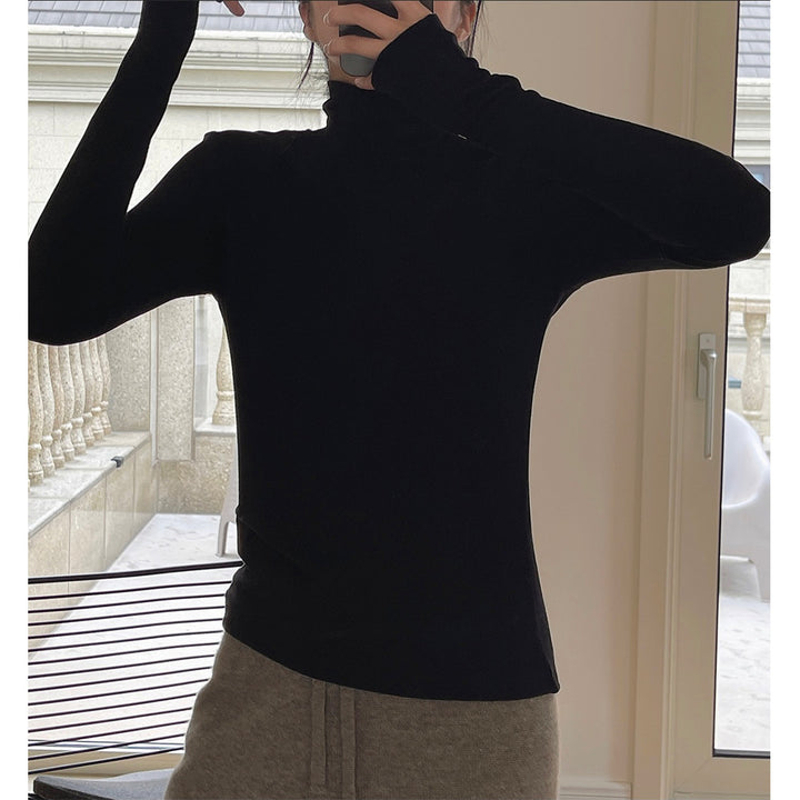 Women's Fitted Long Sleeve Shirt made of fine Stretch Jersey with Stand-Up Collar and Thumb Hole Amarae