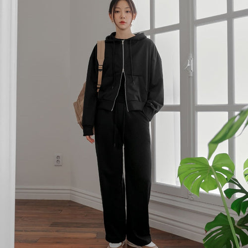 Women's sporty hoodie and pants set Chic & Stil