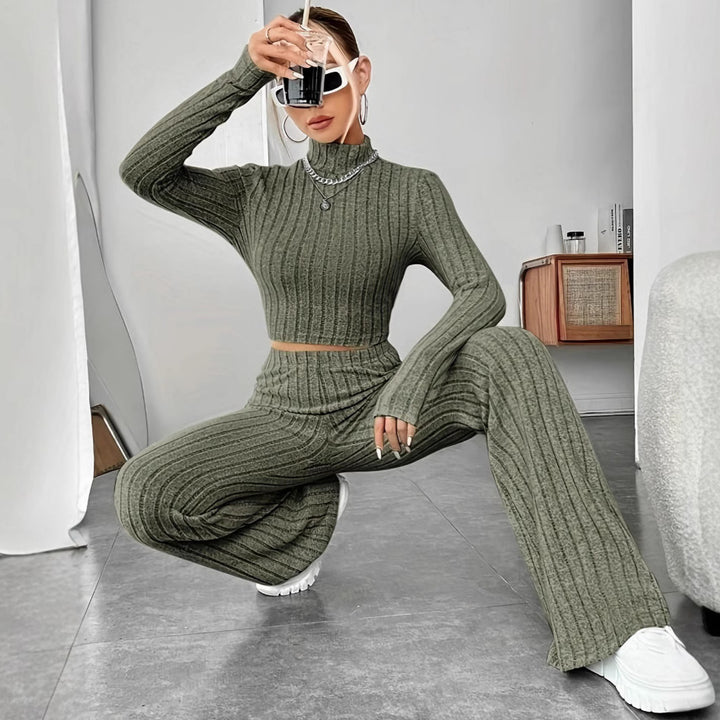 Elegant knit set for women with a high cut and a structured design Lune London