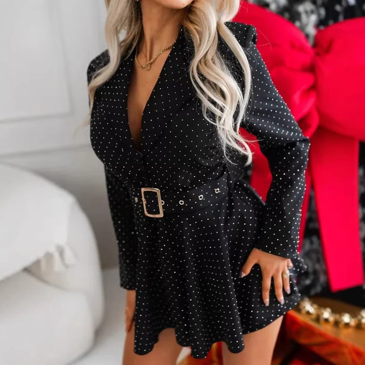 Robe chemise élégante pour femme avec détail de ceinture et motif à pois Chic & Stil