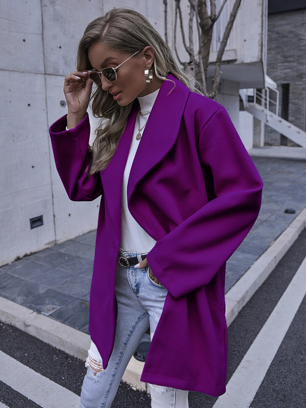 Ladies oversized fashionable coat with an elegant lapel and a practical cut Lune London