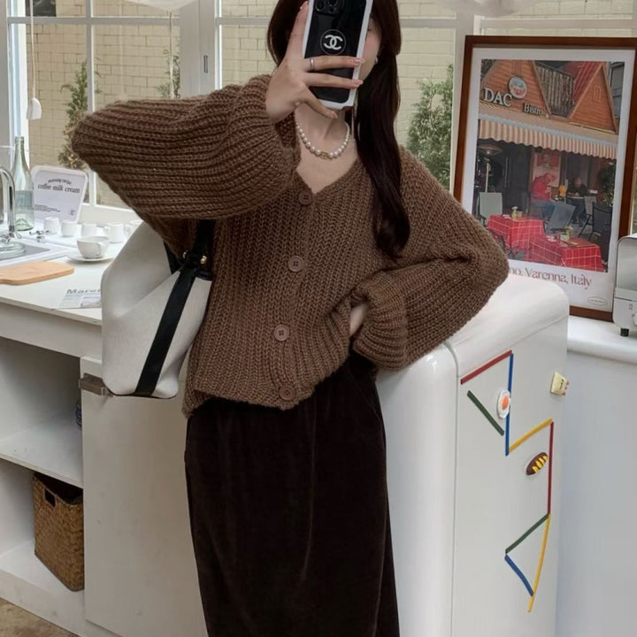 Cardigan décontracté pour femmes en maille épaisse avec des boutons pratiques Chic & Stil