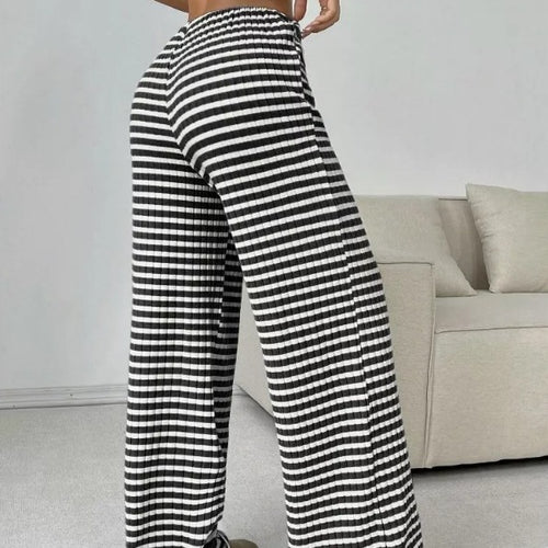 Wide plaid trousers for women with elastic waistband and adjustable drawstring Amarae
