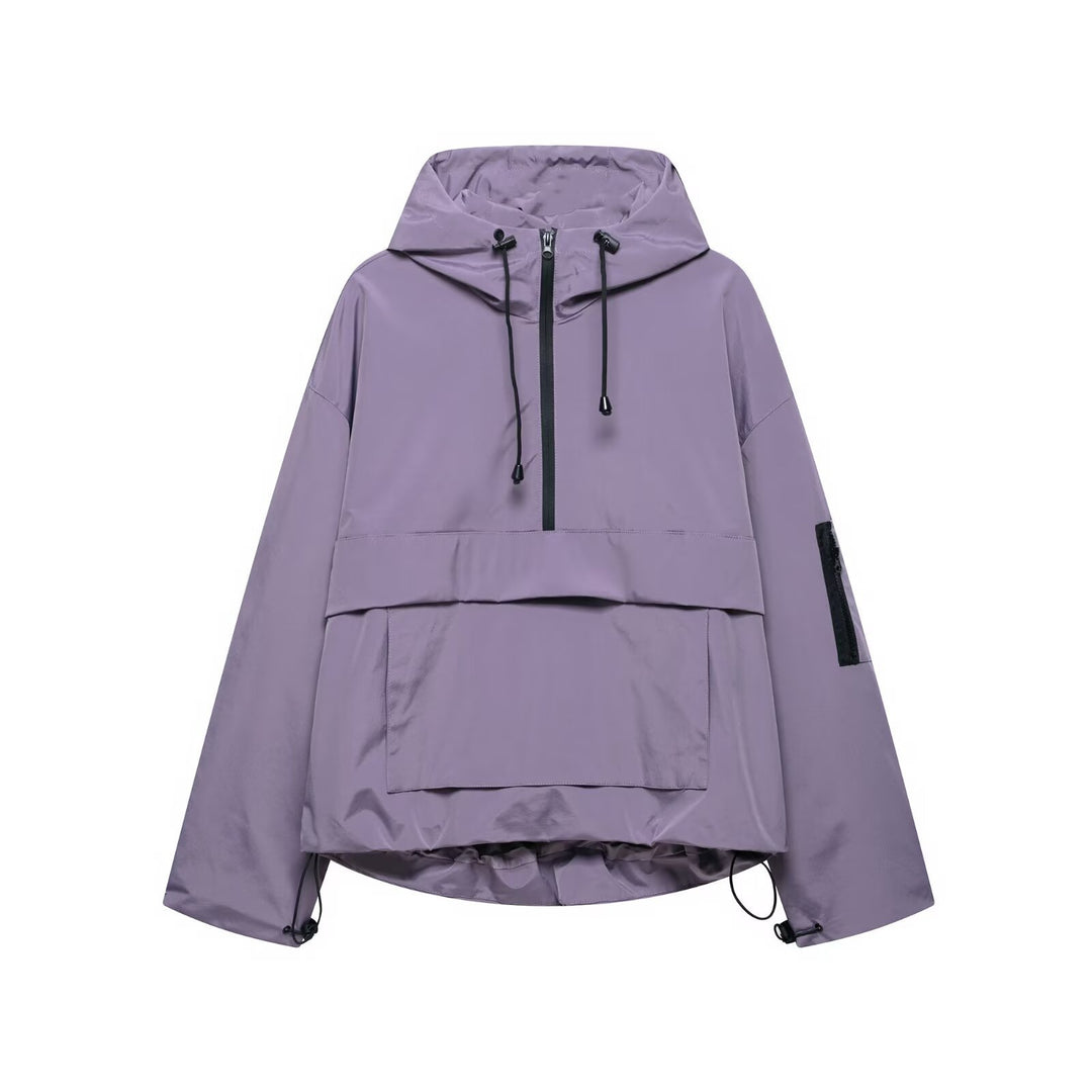 Veste coupe-vent fonctionnelle pour femmes avec col de capuche ajustable et poche kangourou Chic & Stil