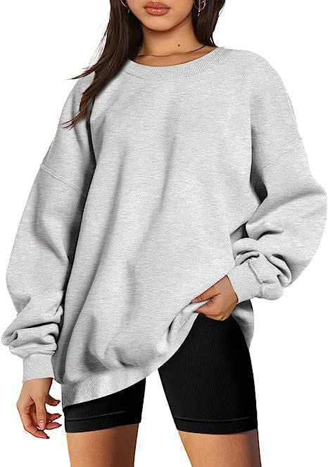 Oversized sweatshirt for women with raglan sleeves and soft lining Lune London