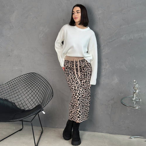 Midi skirt for women with leopard pattern and slit design Amarae