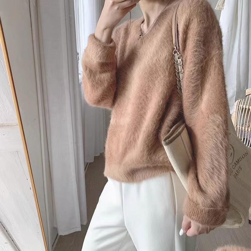 Pull en V pour femme en peluche avec un tissu doux et une coupe décontractée Chic & Stil