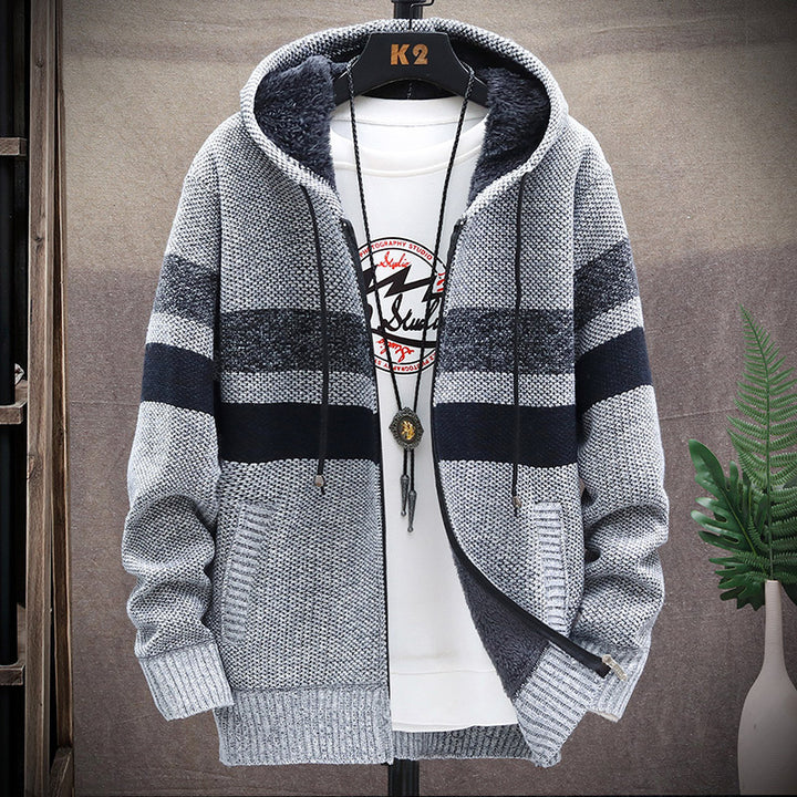 Men's fleece hoodie with high collar and Amarae structure