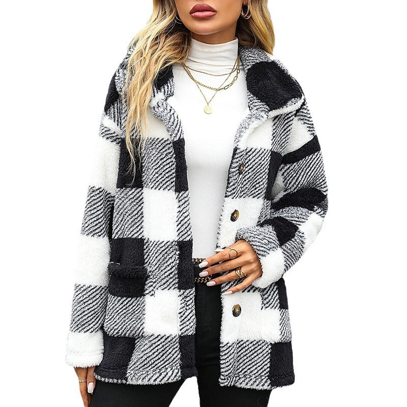 Lune London ladies plush jacket with a trendy check pattern and practical pockets