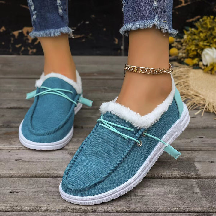 Women warm and comfortable slippers with lining and non-slip sole Lune London